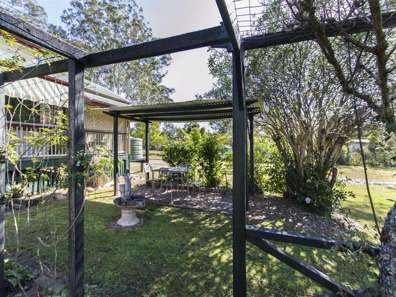 11 Richard Street, Esk QLD 4312