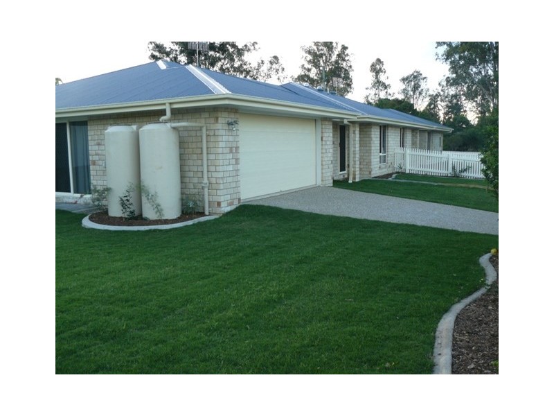 2 Elizabeth Street, Esk QLD 4312