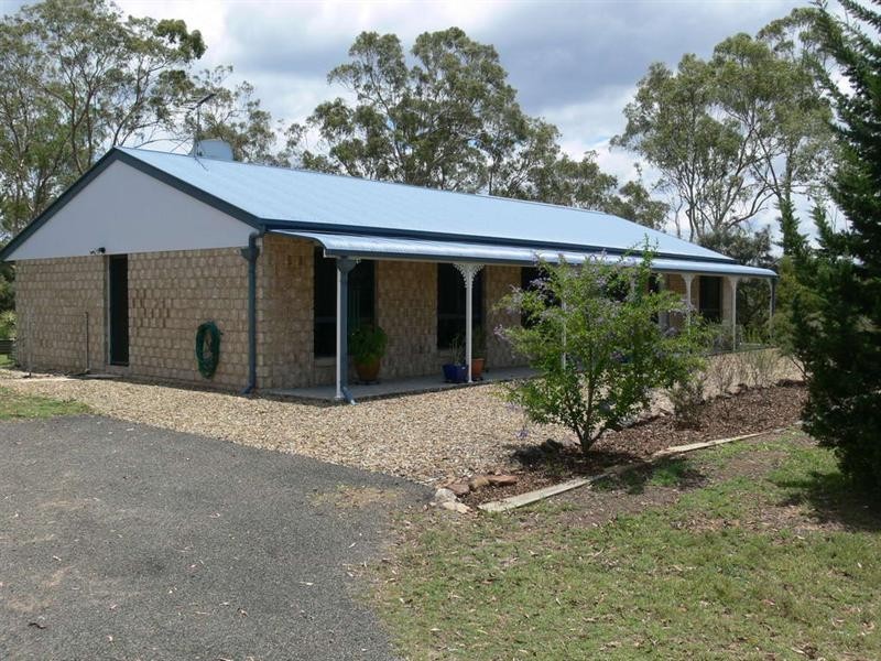 285 Edinburgh Drive, Mount Hallen QLD 4312