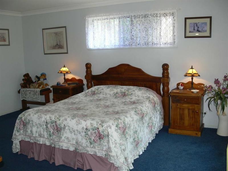 285 Edinburgh Drive, Mount Hallen QLD 4312