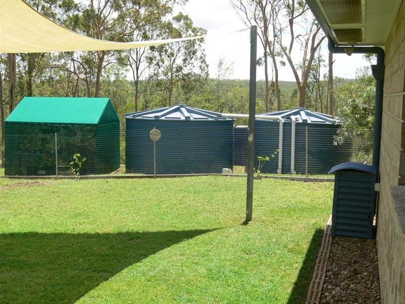 285 Edinburgh Drive, Mount Hallen QLD 4312