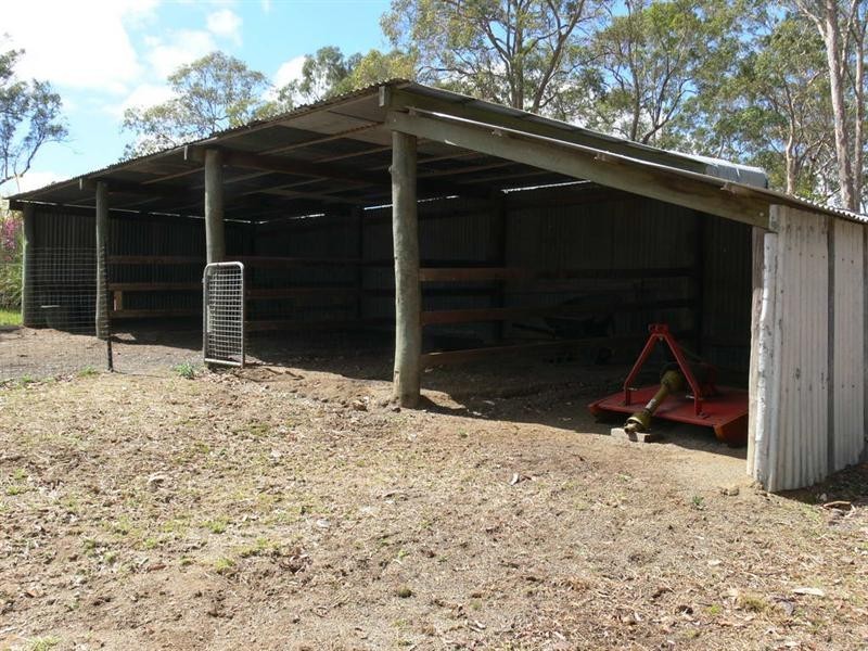 285 Edinburgh Drive, Mount Hallen QLD 4312