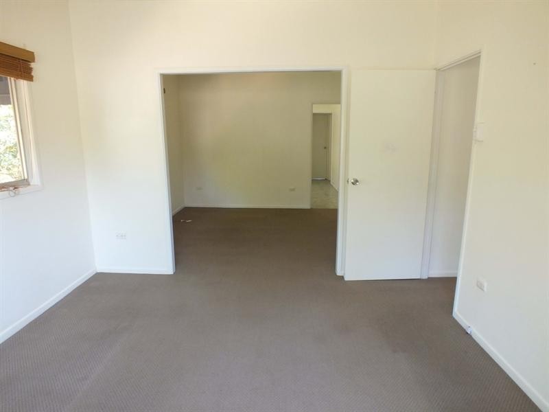 27 Elizabeth Street, Esk QLD 4312