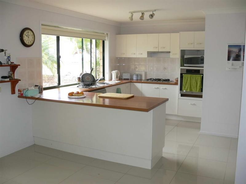 144 Edinburgh Drive, Mount Hallen QLD 4312