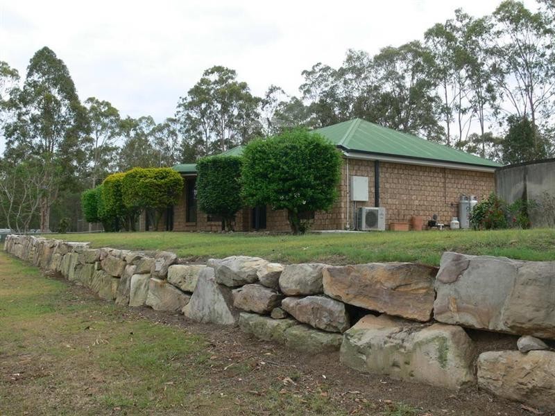 144 Edinburgh Drive, Mount Hallen QLD 4312