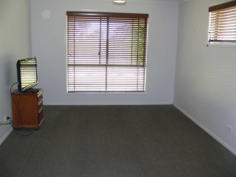 144 Edinburgh Drive, Mount Hallen QLD 4312