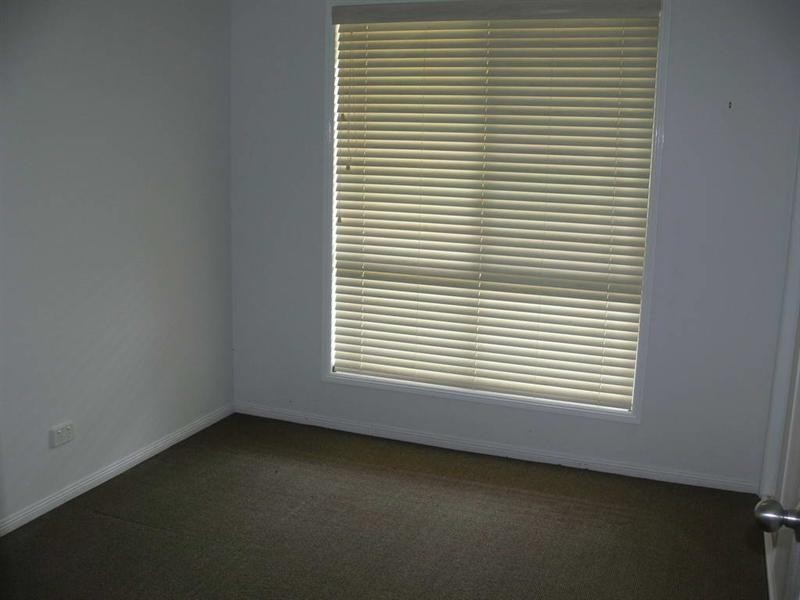 144 Edinburgh Drive, Mount Hallen QLD 4312