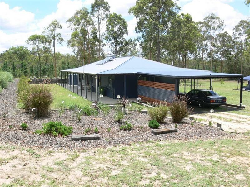 314 Edinburgh Drive, Mount Hallen QLD 4312