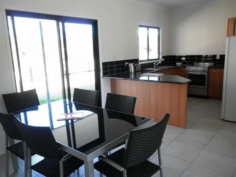 314 Edinburgh Drive, Mount Hallen QLD 4312