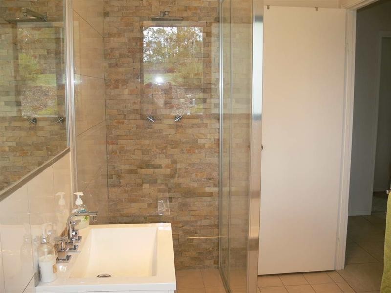 314 Edinburgh Drive, Mount Hallen QLD 4312