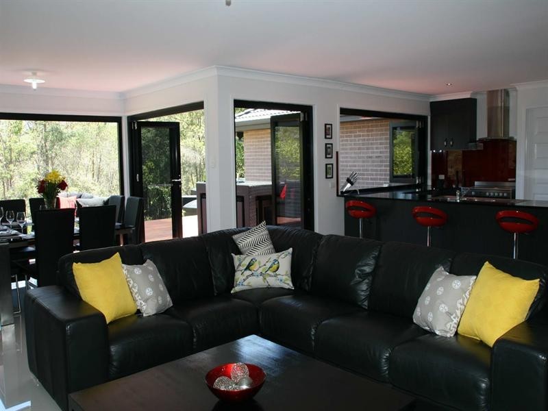 20 Essex Court, Mount Hallen QLD 4312