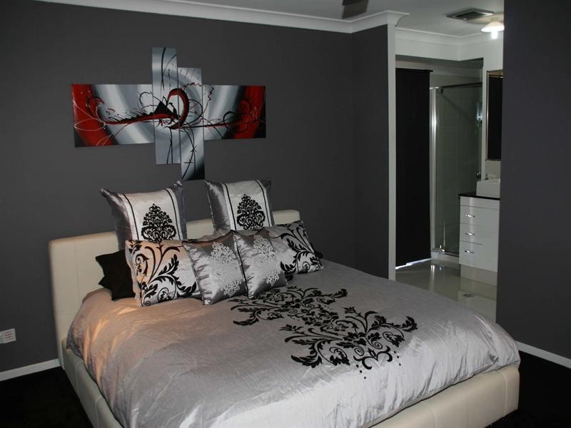 20 Essex Court, Mount Hallen QLD 4312