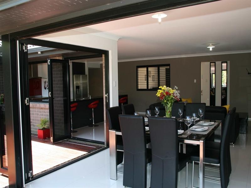 20 Essex Court, Mount Hallen QLD 4312