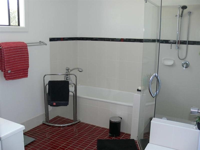 16 Adelaide Street, Esk QLD 4312