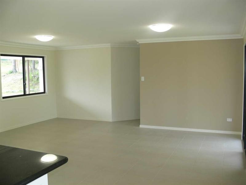 102 Pine Cresent, Esk QLD 4312