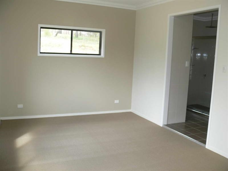 102 Pine Cresent, Esk QLD 4312