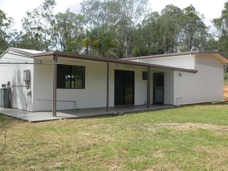 102 Pine Cresent, Esk QLD 4312