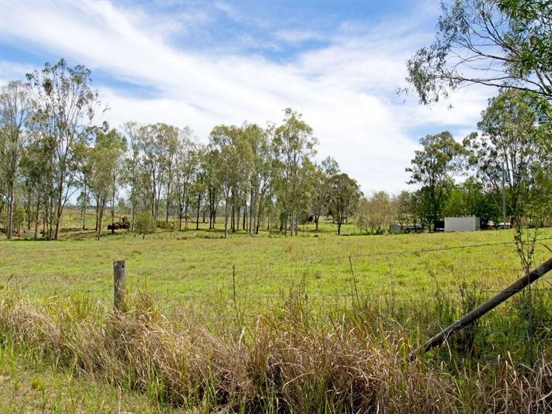 359 Willaura Drive, Mount Hallen QLD 4312