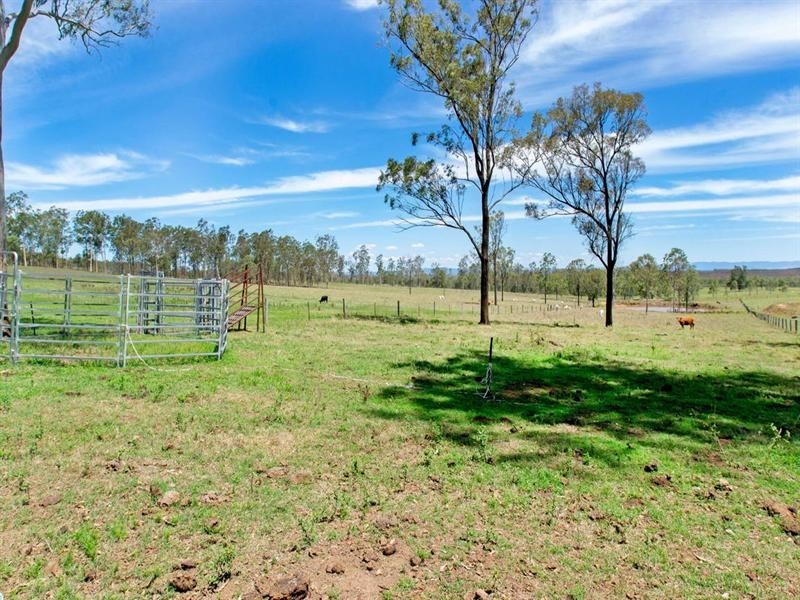 359 Willaura Drive, Mount Hallen QLD 4312