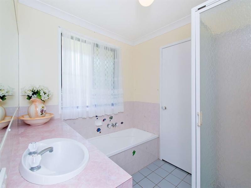 359 Willaura Drive, Mount Hallen QLD 4312