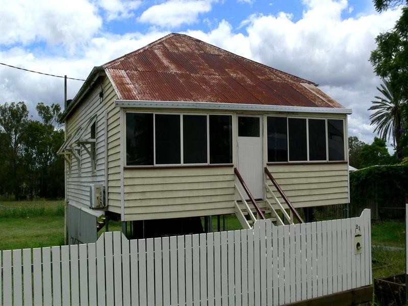 21 Dingyarra Street, Toogoolawah QLD 4313