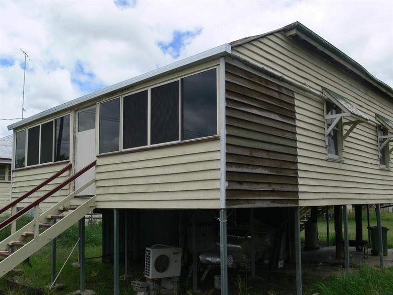 21 Dingyarra Street, Toogoolawah QLD 4313