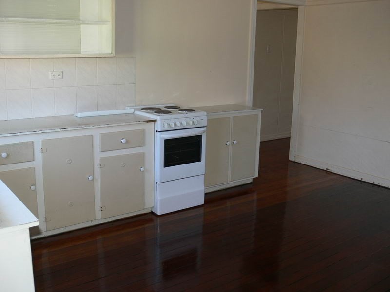 24 Short Street, Esk QLD 4312