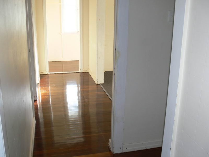 24 Short Street, Esk QLD 4312