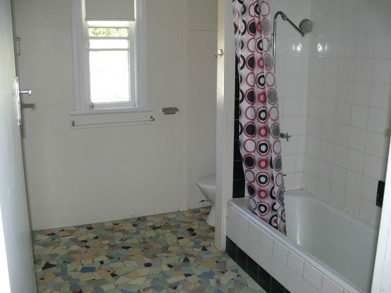 24 Short Street, Esk QLD 4312