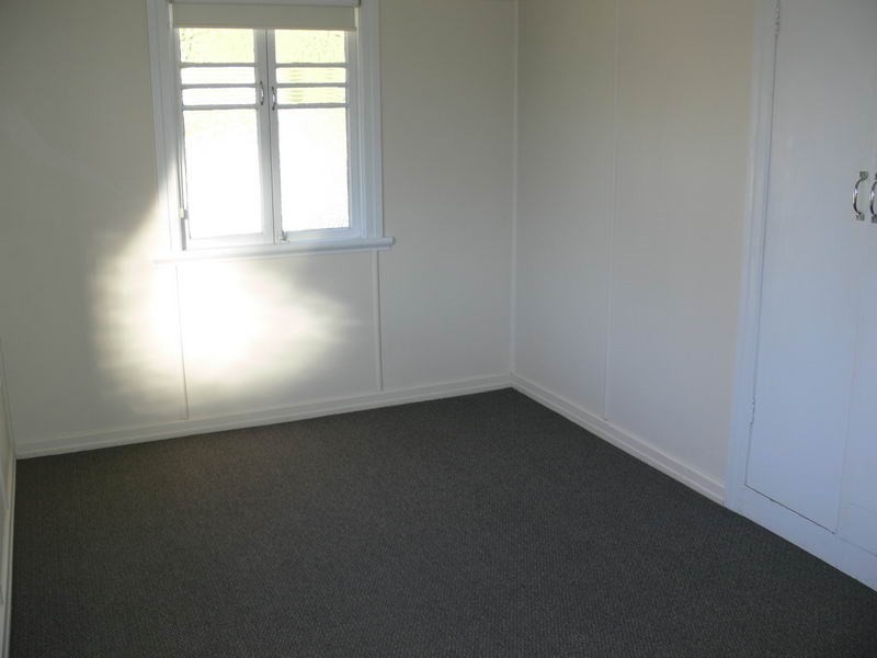 24 Short Street, Esk QLD 4312