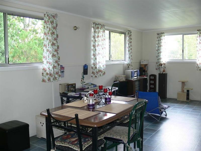 5 Down Street, Esk QLD 4312