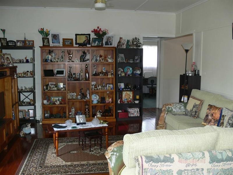5 Down Street, Esk QLD 4312
