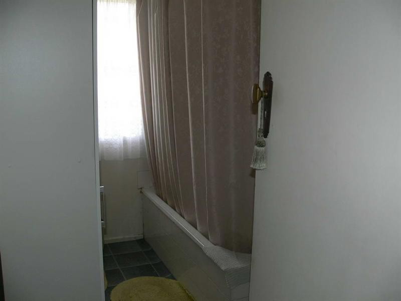 5 Down Street, Esk QLD 4312