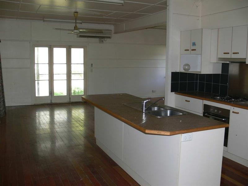 243 Ipswich Street, Esk QLD 4312