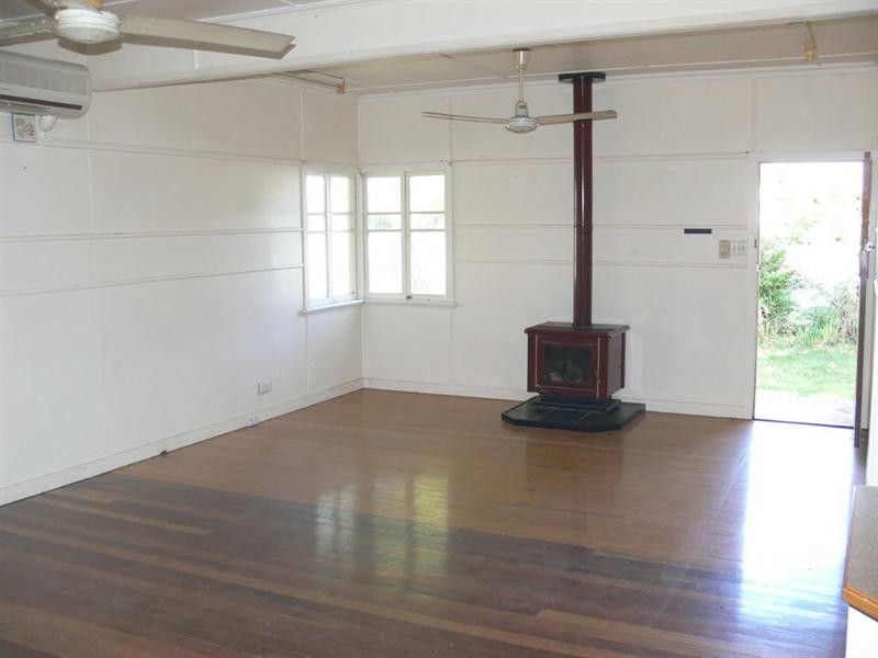 243 Ipswich Street, Esk QLD 4312