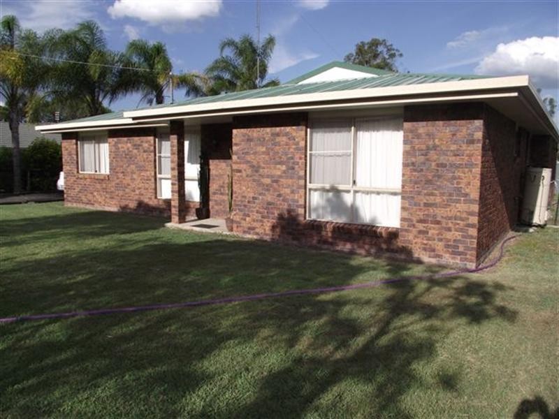 14 Kensington Drive, Withcott QLD 4352