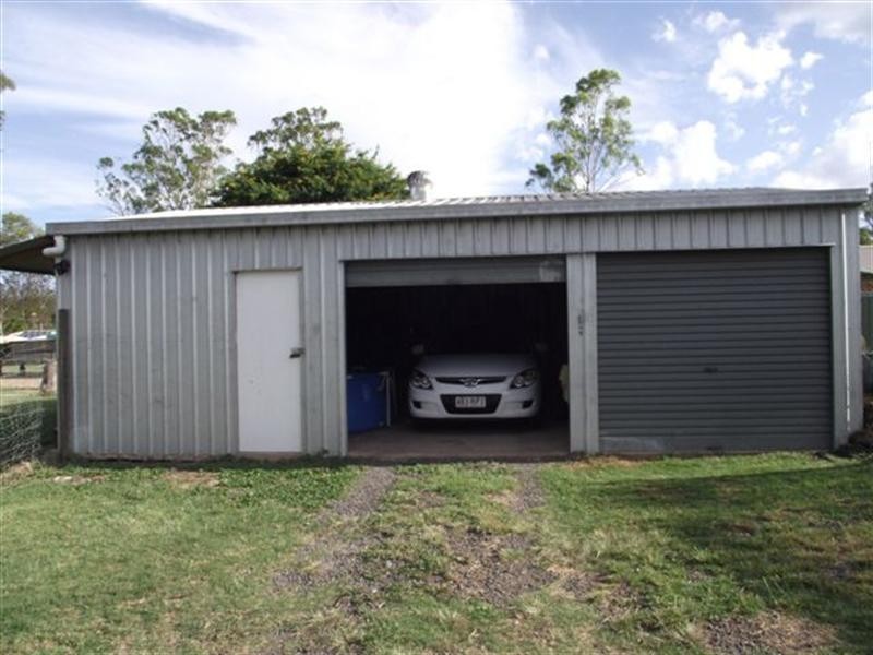 14 Kensington Drive, Withcott QLD 4352