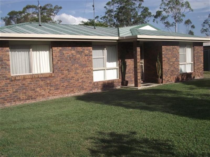 14 Kensington Drive, Withcott QLD 4352