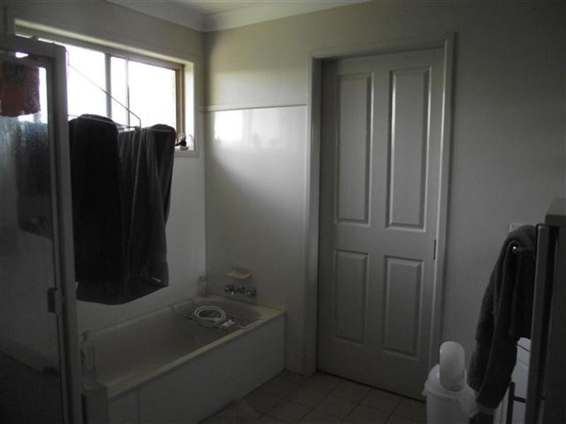 14 Kensington Drive, Withcott QLD 4352