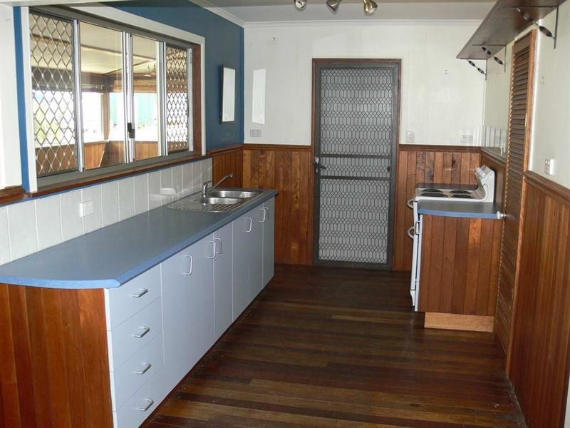 8 Barbour Street, Esk QLD 4312