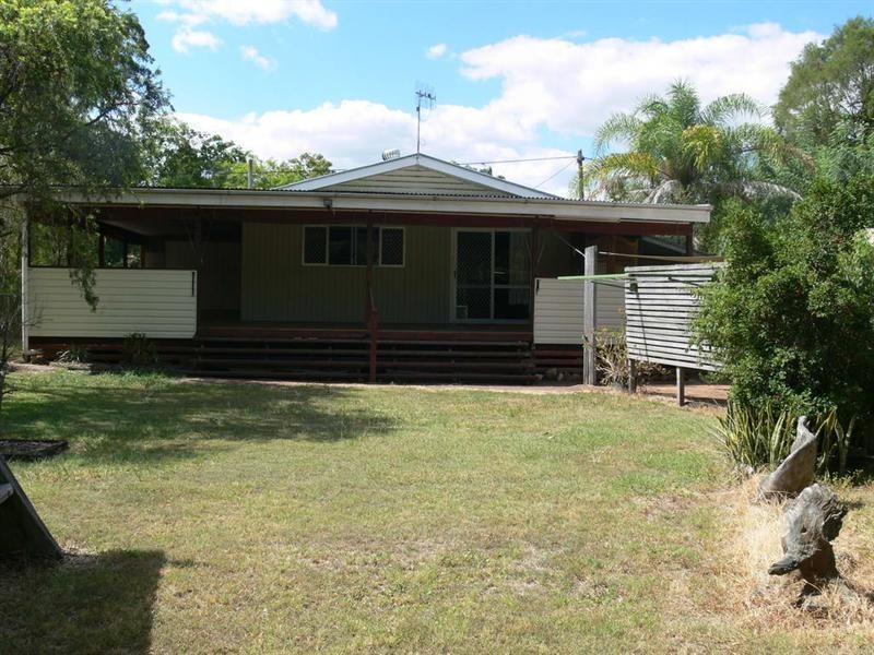 8 Barbour Street, Esk QLD 4312