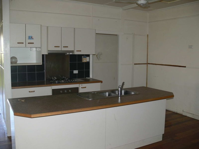 243 Ipswich Street, Esk QLD 4312