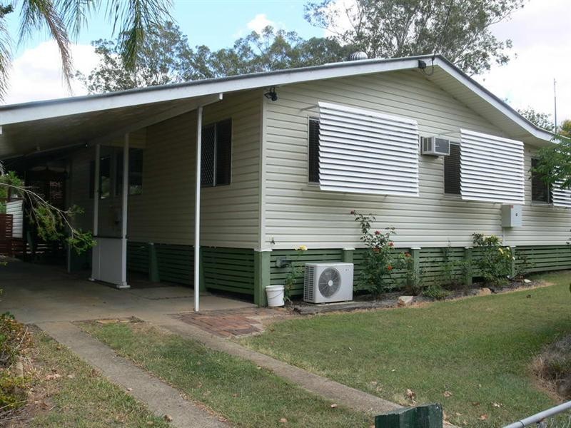 8 Barbour Street, Esk QLD 4312