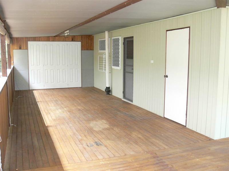 8 Barbour Street, Esk QLD 4312