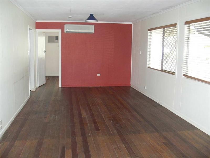 8 Barbour Street, Esk QLD 4312