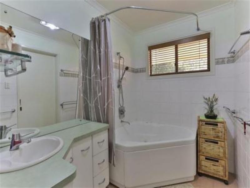 20 Warrigal Road, Helidon QLD 4344