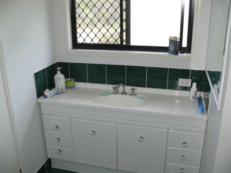 49 Edinburgh Drive, Mount Hallen QLD 4312