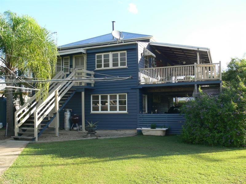 27 Adelaide Street, Esk QLD 4312