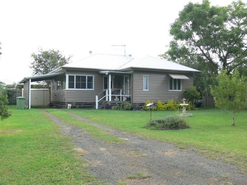 22 Francis Terrace, Esk QLD 4312