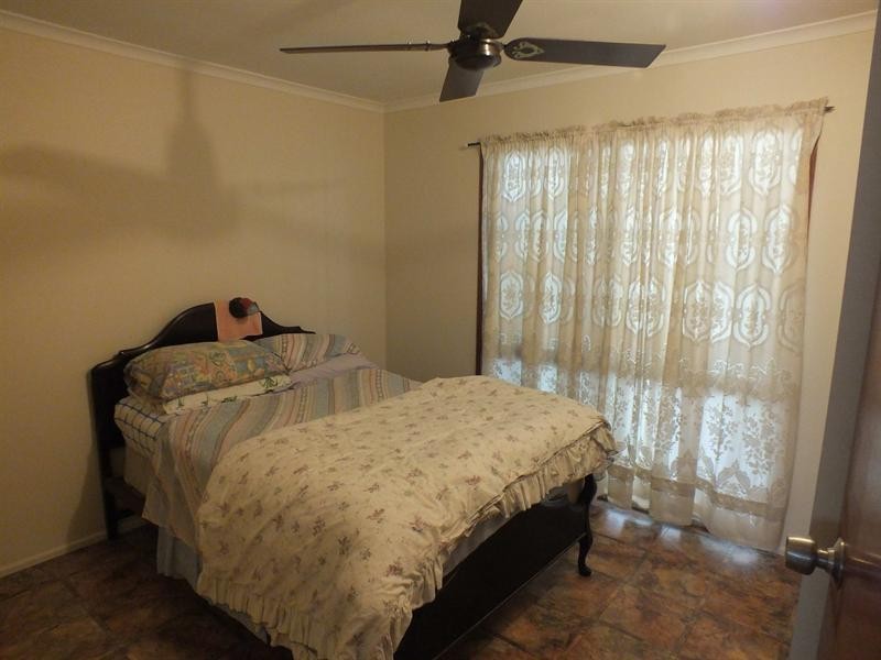 52 Elm Street, Esk QLD 4312